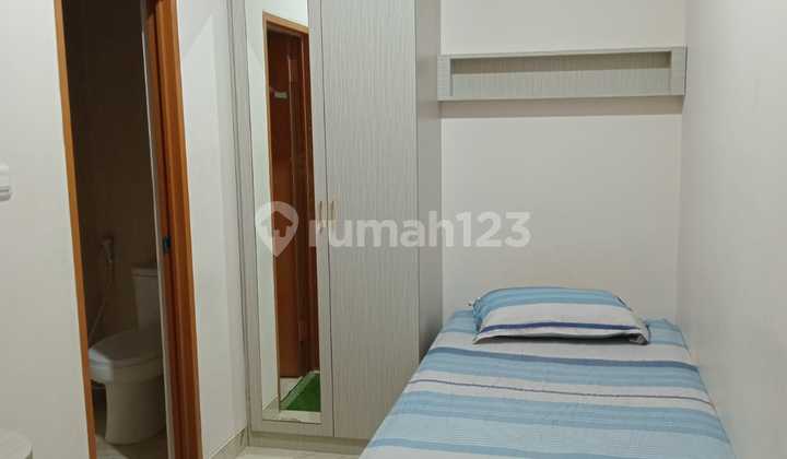 Kost 52 Kamar Tidur LT 180 m² di Tanjung Duren, Jakarta Barat